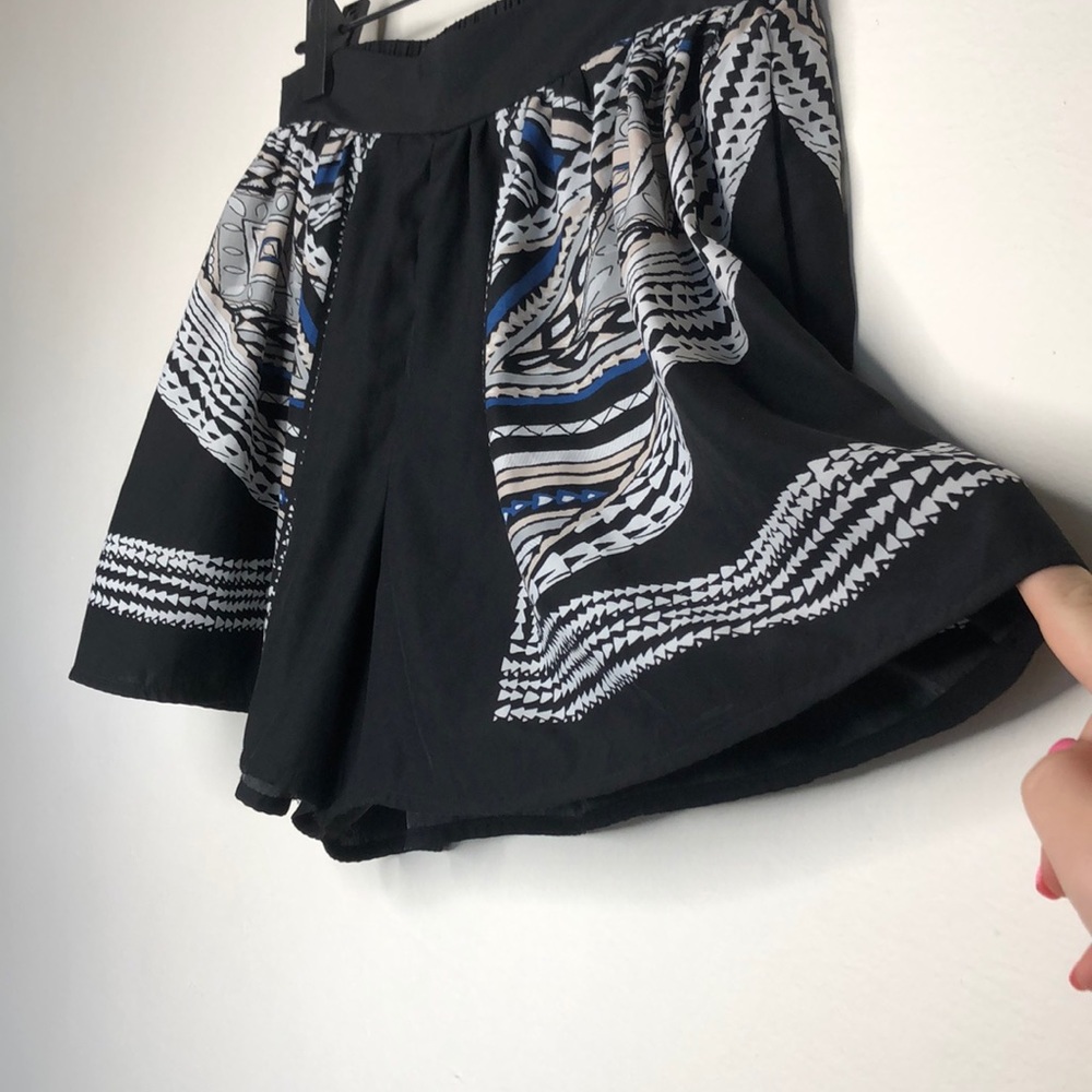Xhiliration Tribal Print Flowy & Stretchy Shorts - Picture 4 of 6